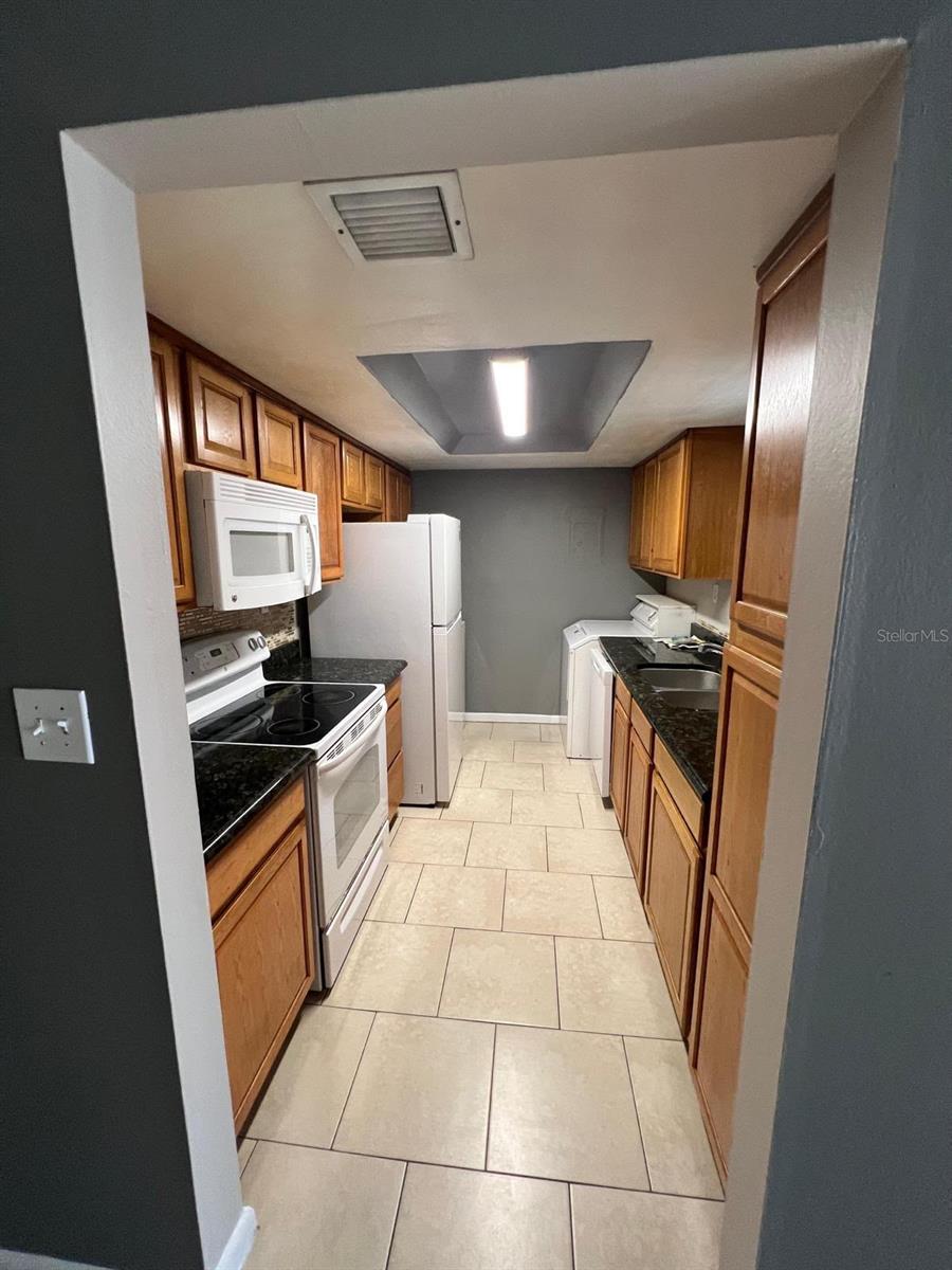 LEMON TREE CONDO SEC 01 - Residential Lease