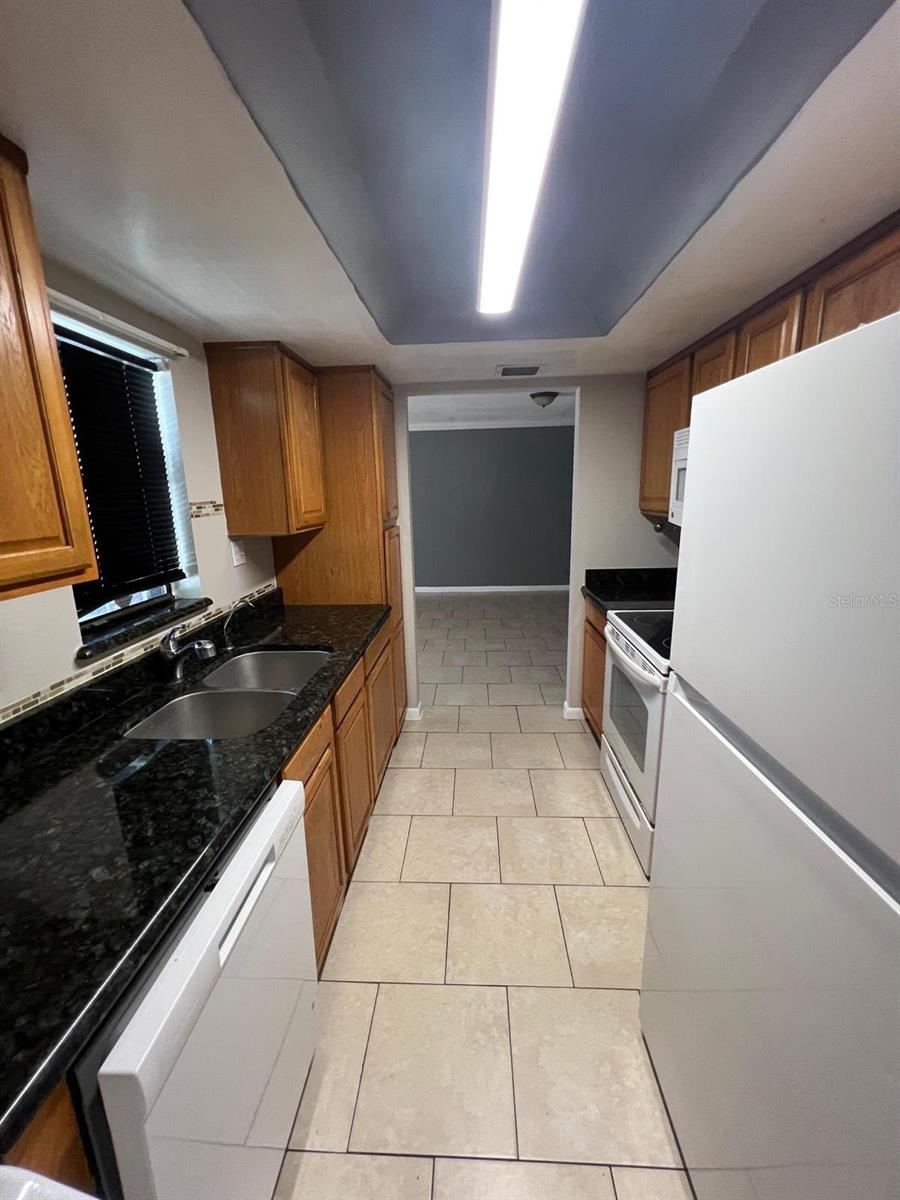 LEMON TREE CONDO SEC 01 - Residential Lease