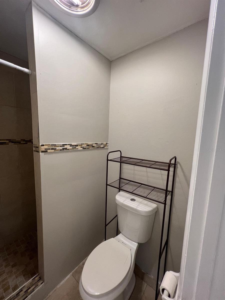 LEMON TREE CONDO SEC 01 - Residential Lease