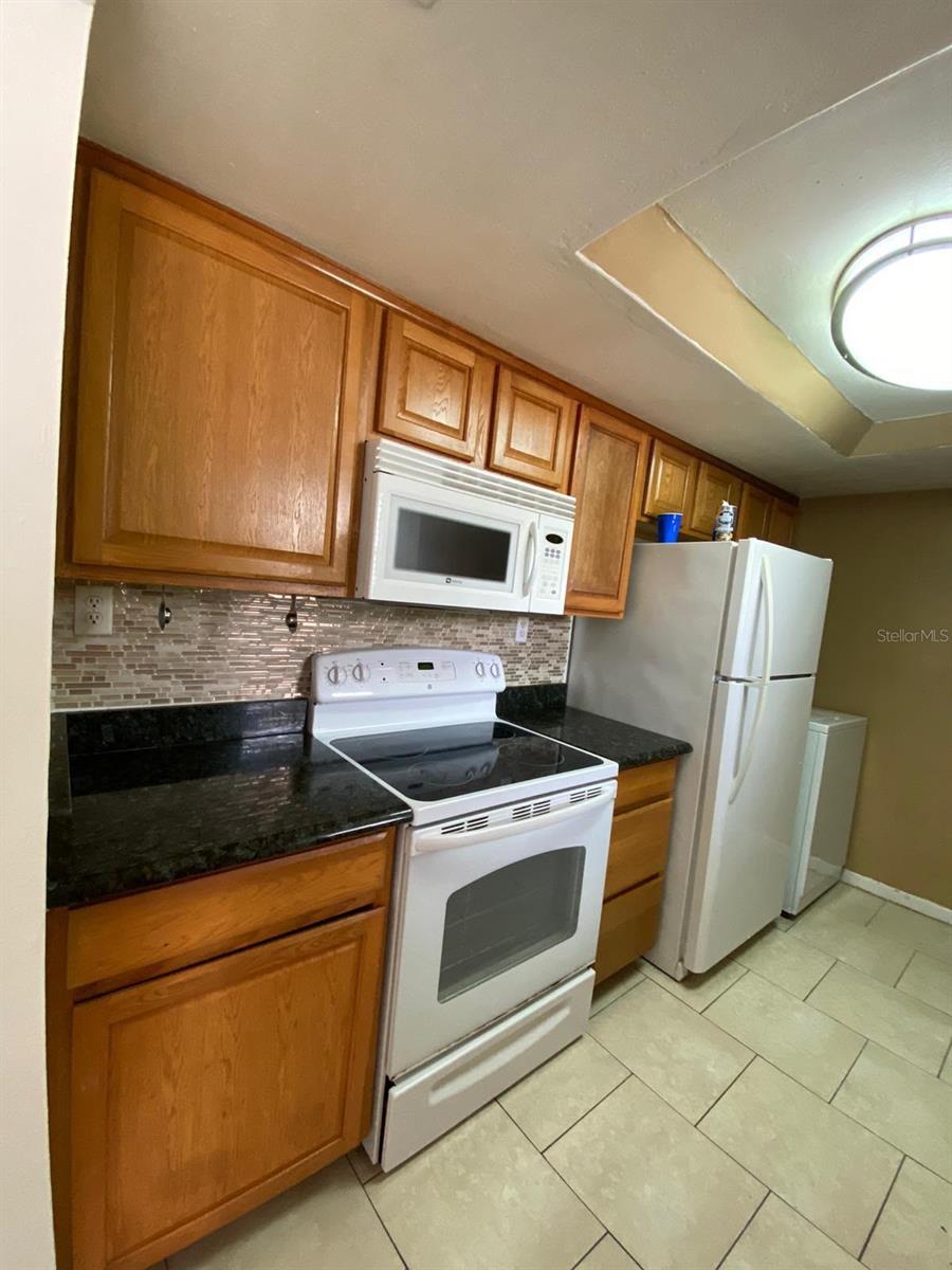LEMON TREE CONDO SEC 01 - Residential Lease
