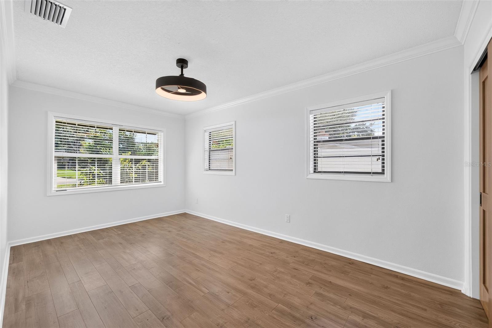 OAKLAND SHORES 1ST ADD - Residential