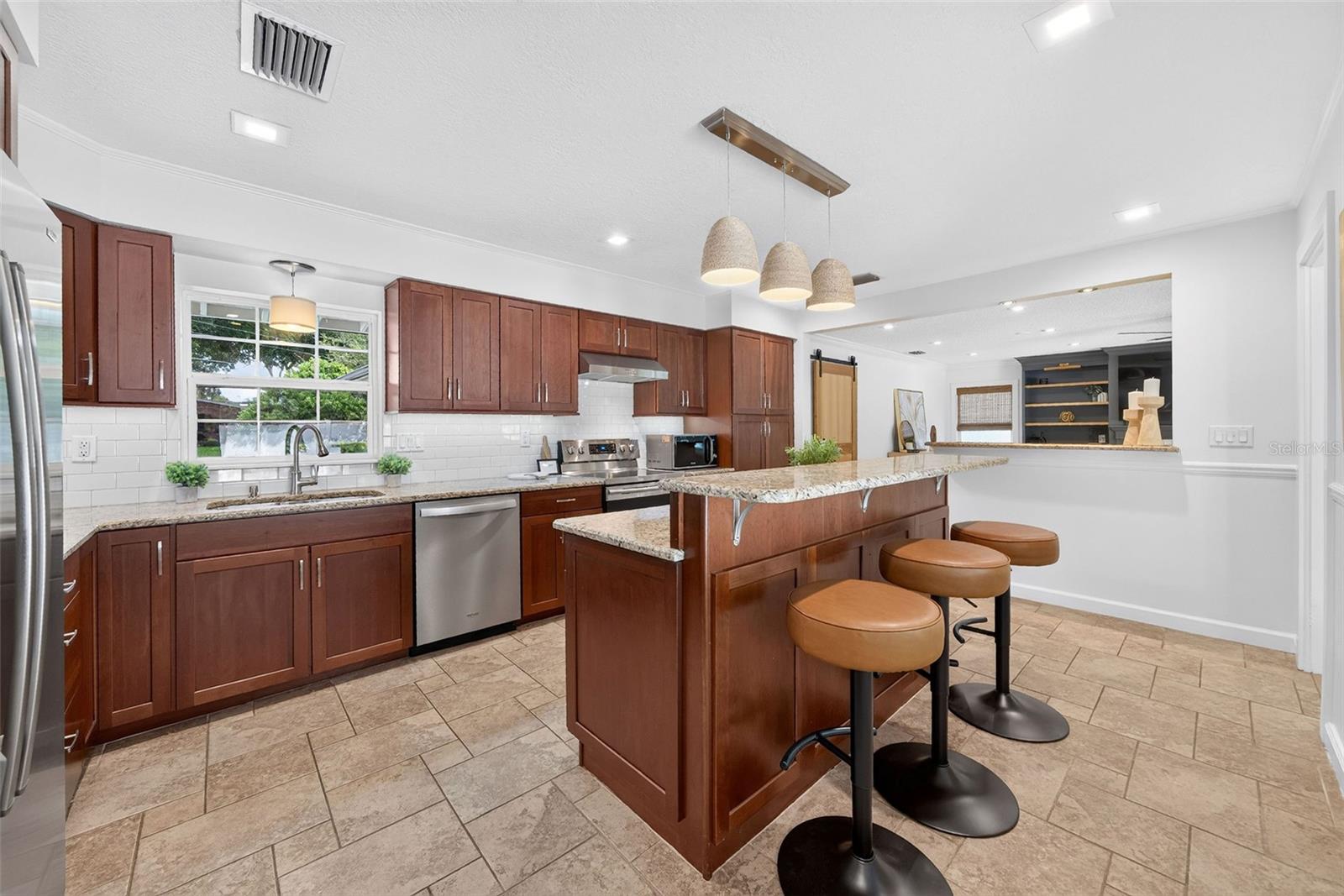 OAKLAND SHORES 1ST ADD - Residential