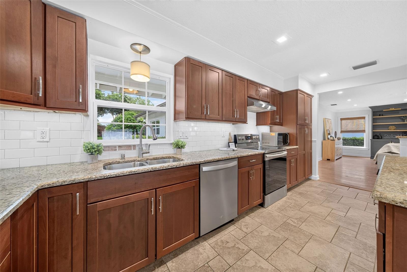 OAKLAND SHORES 1ST ADD - Residential
