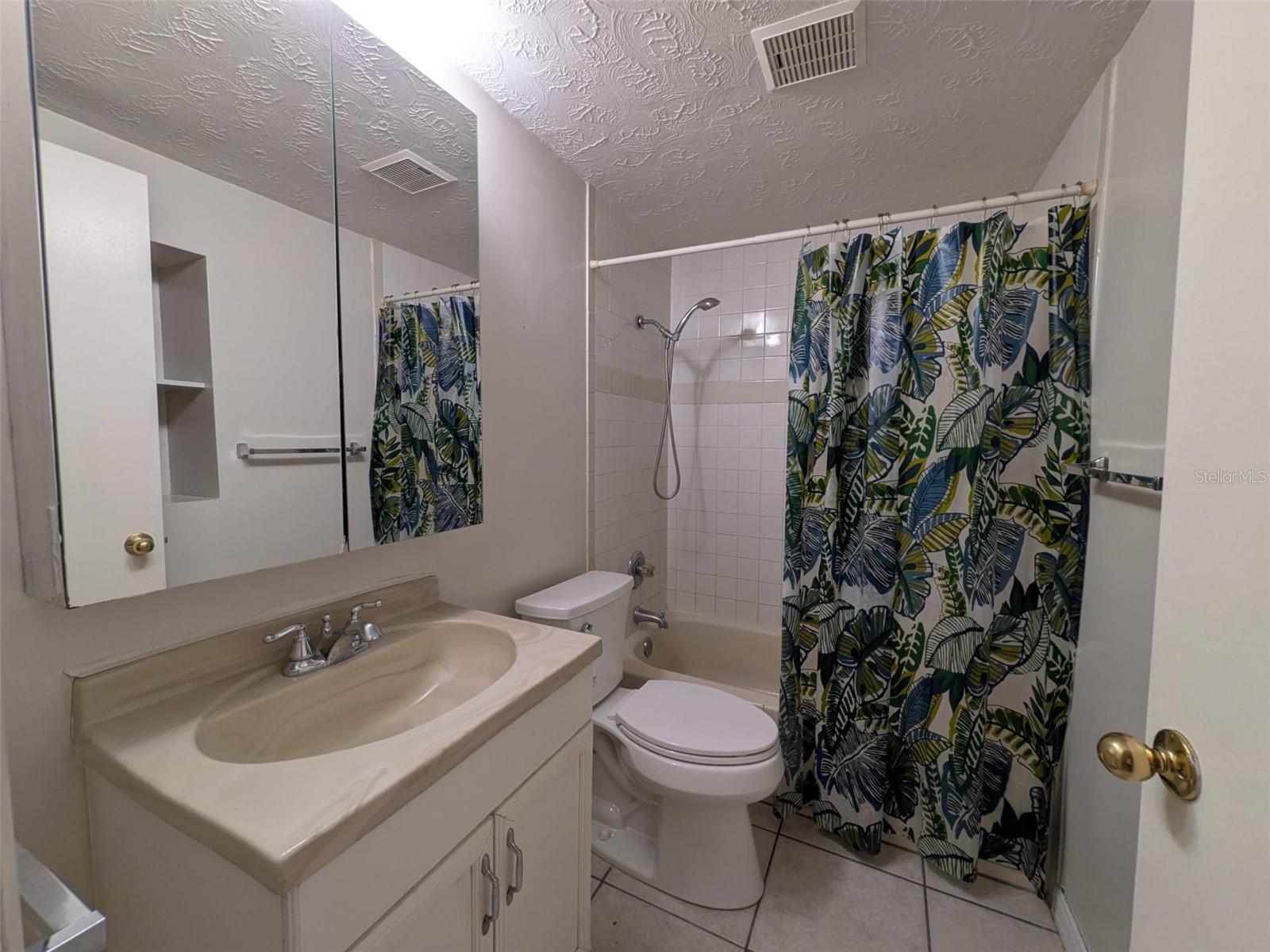 JACKSON HEIGHTS - Residential Lease