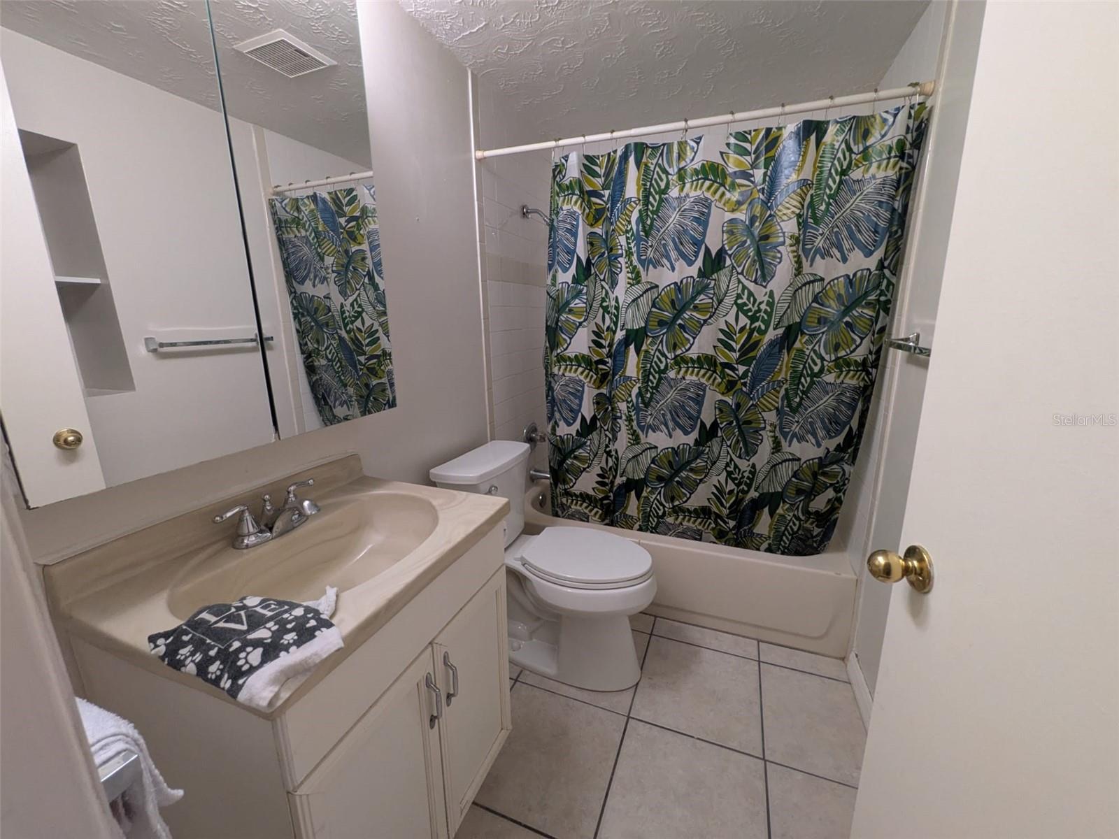 JACKSON HEIGHTS - Residential Lease