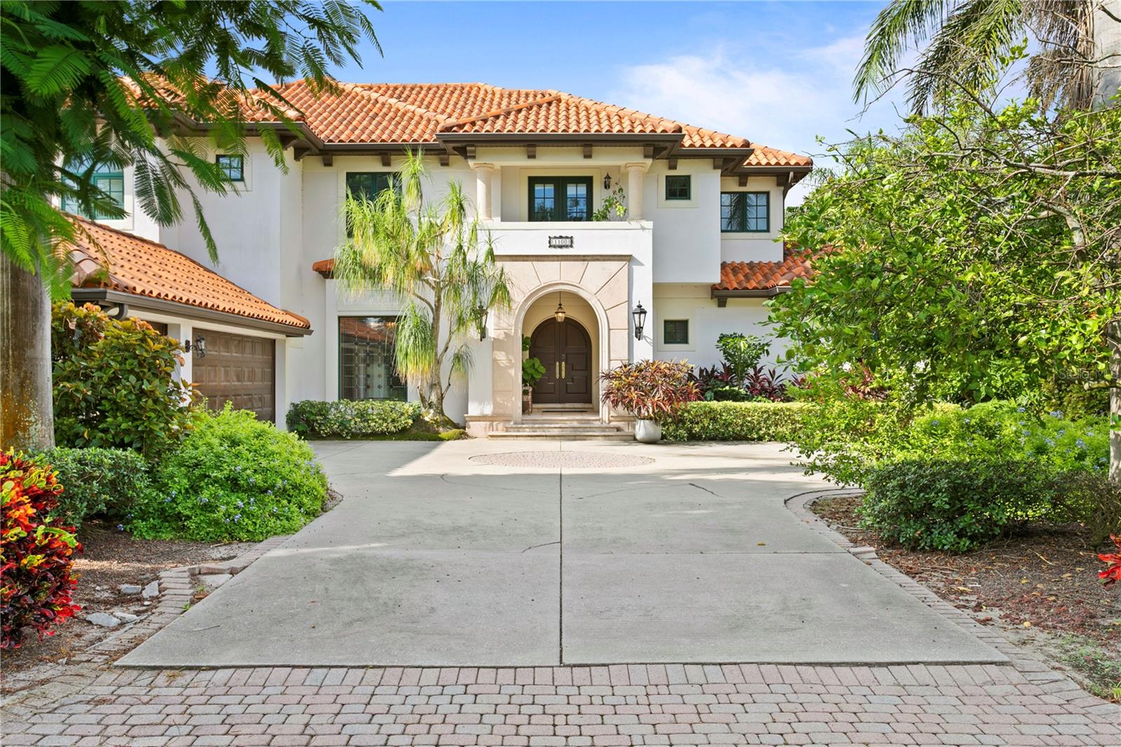 Amazing house to raise kids in one of the few  gated communities in St. Pete where you can ride your bikes and play outside. Two master
suites, one downstairs and one upstairs. One can be a mother in law/ guest suite. Open space floor plan with double height ceiling in the living
room great for entertaining. Spacious backyard with huge deck, pool, spa. Three car garage with electric car charger