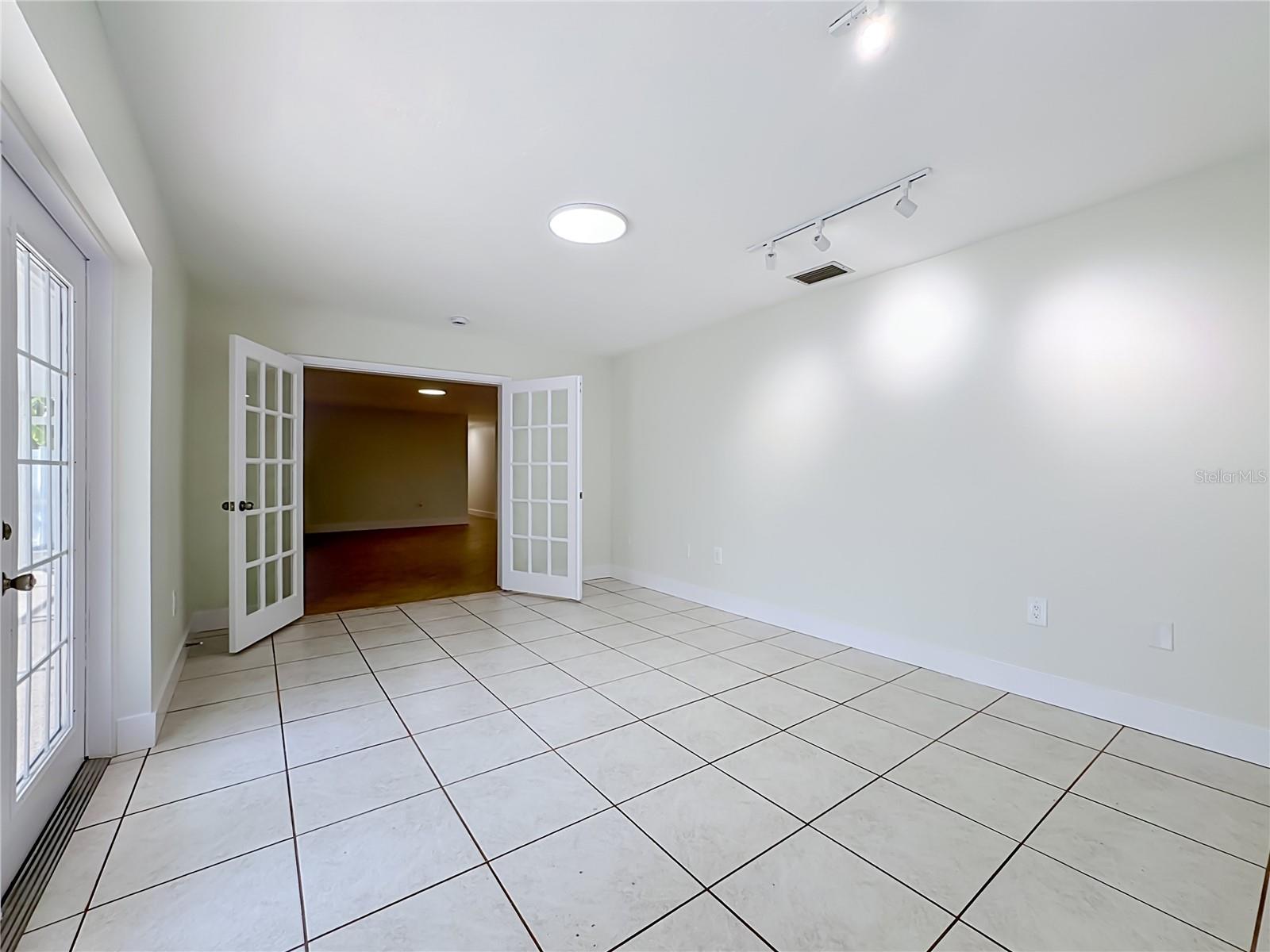 ROLLING ACRES - Residential