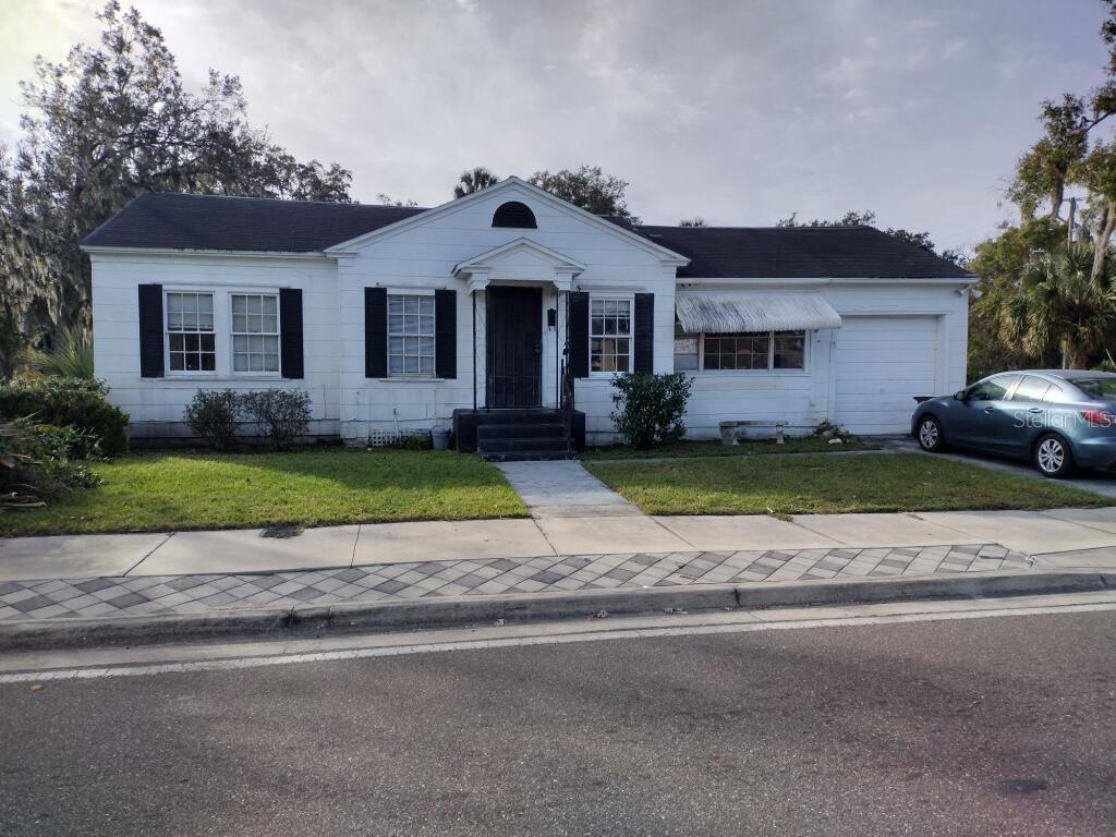3 bedroom, plus office, one full bathroom and one half bathroom and one car garage..  Washer/dryer hookups in the garage.  All laminate flooring but carpet in the bedrooms.  No pets.  Must drive by first.