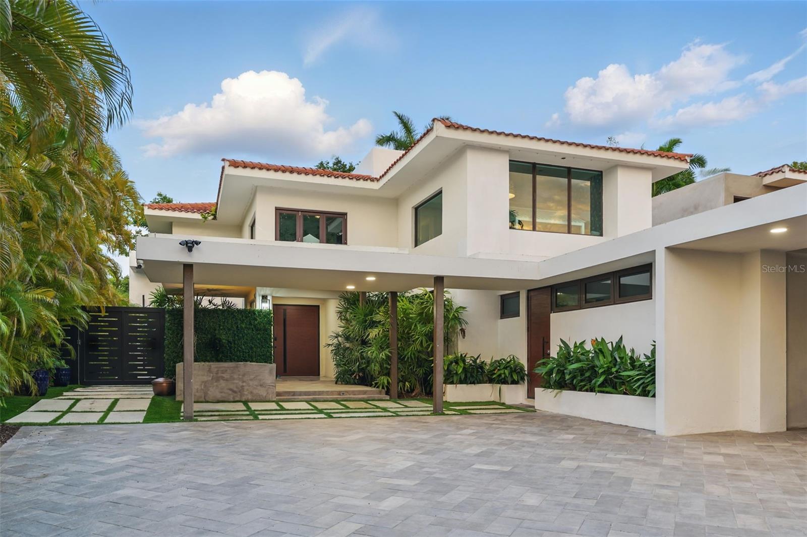 DORADO BEACH EAST - Residential