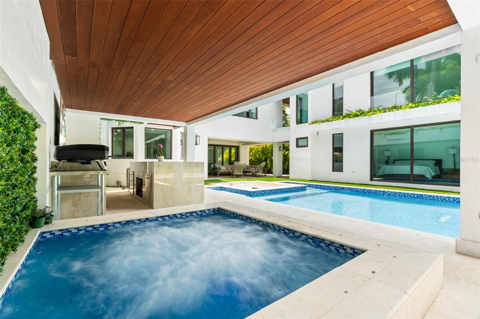 DORADO BEACH EAST - Residential