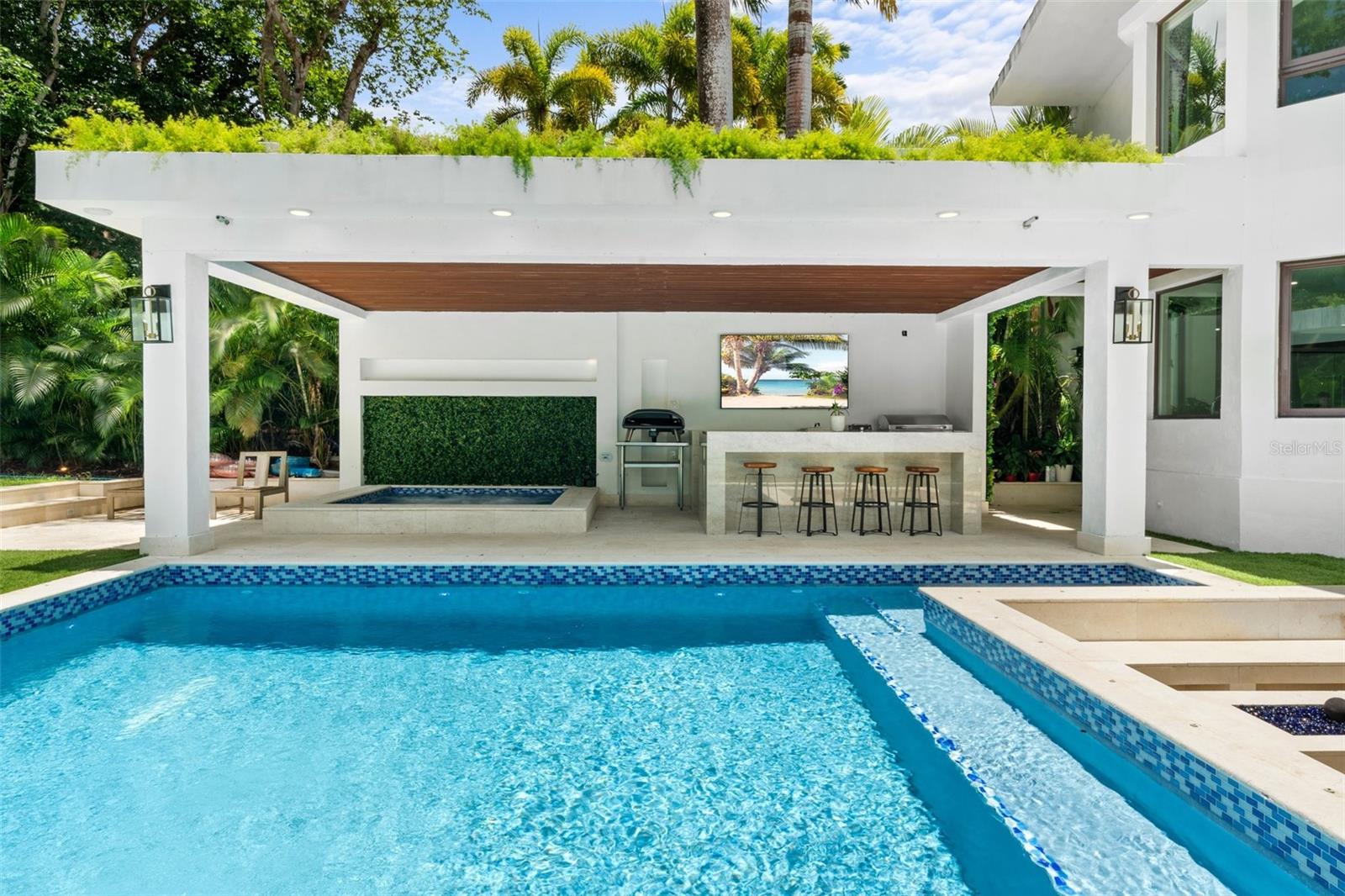 DORADO BEACH EAST - Residential
