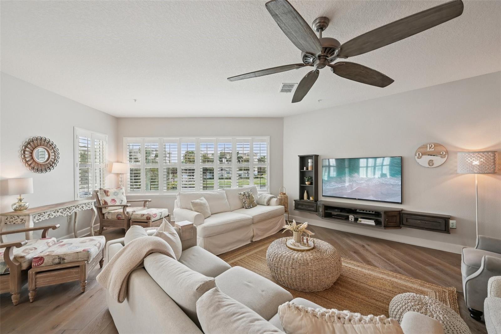 PALMA SOLA BAY CLUB PH 7 - Residential