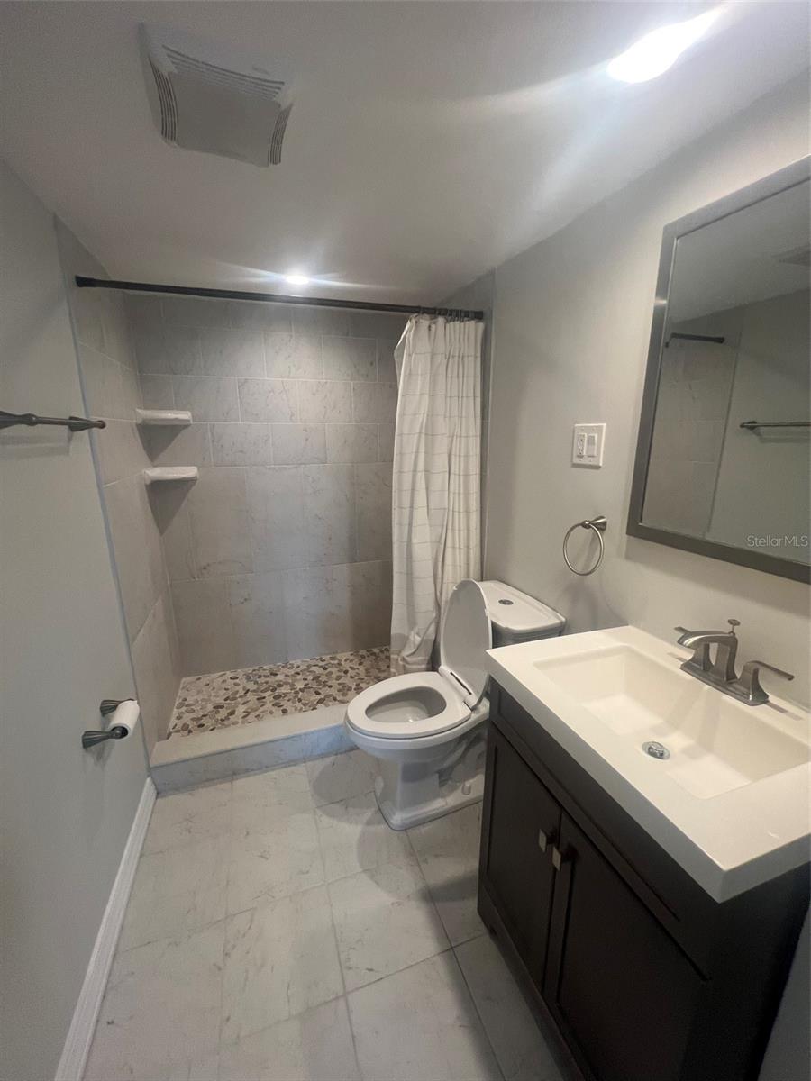 PARADISE ISLAND TOWERS CONDO - Residential Lease