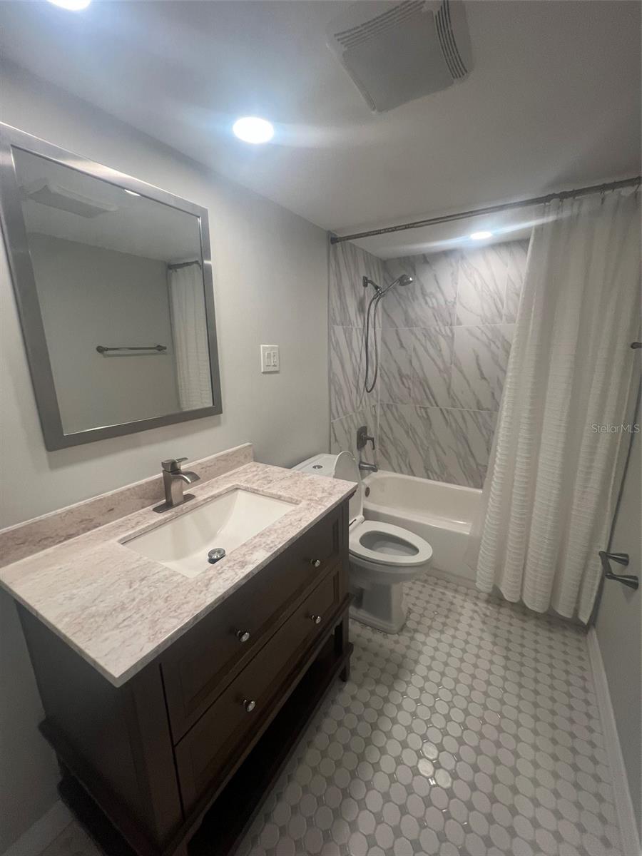 PARADISE ISLAND TOWERS CONDO - Residential Lease