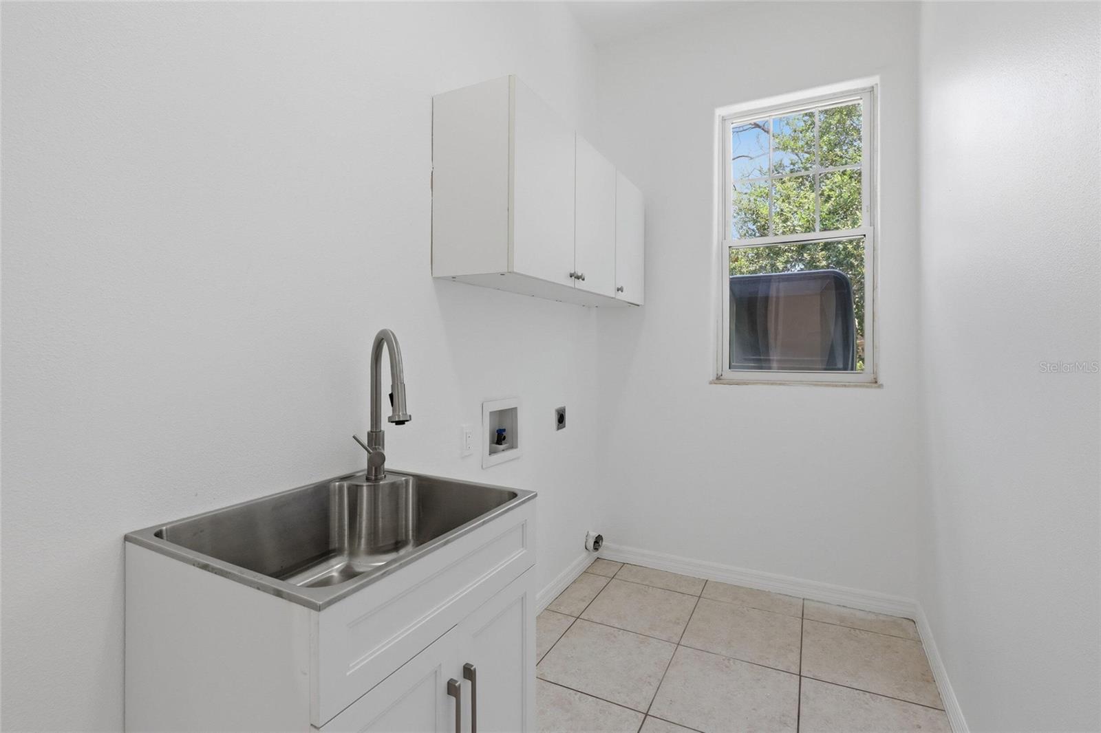 SOUTH VENICE - Residential