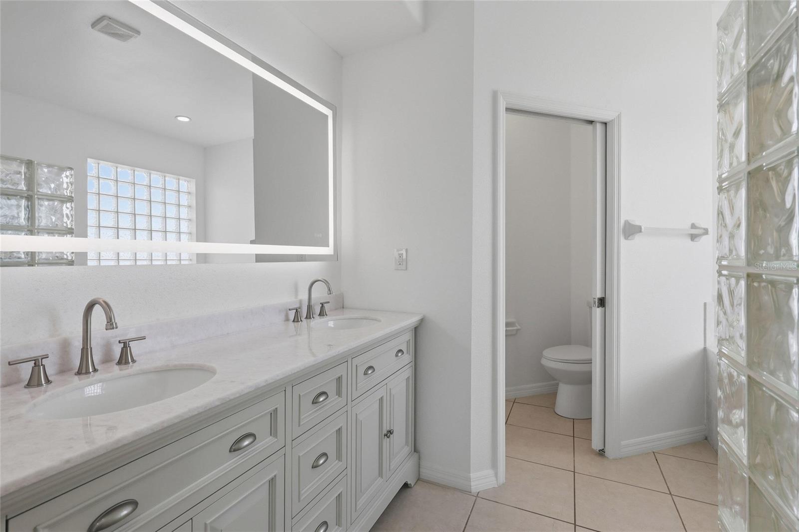 SOUTH VENICE - Residential