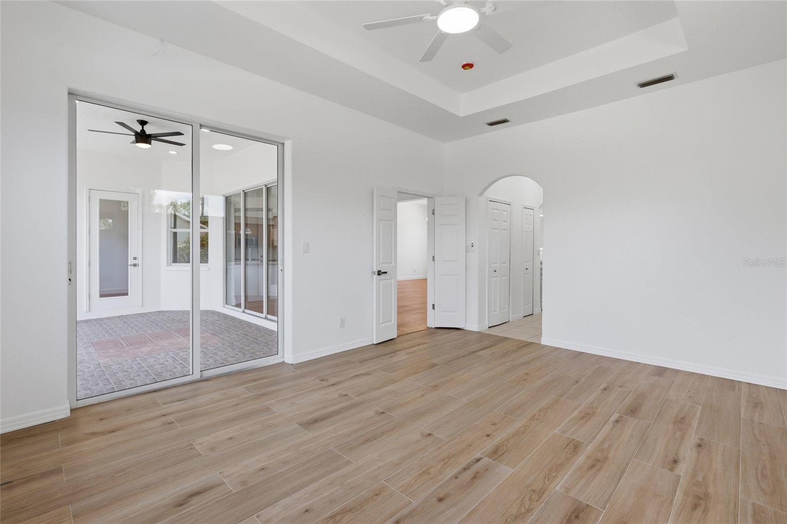SOUTH VENICE - Residential