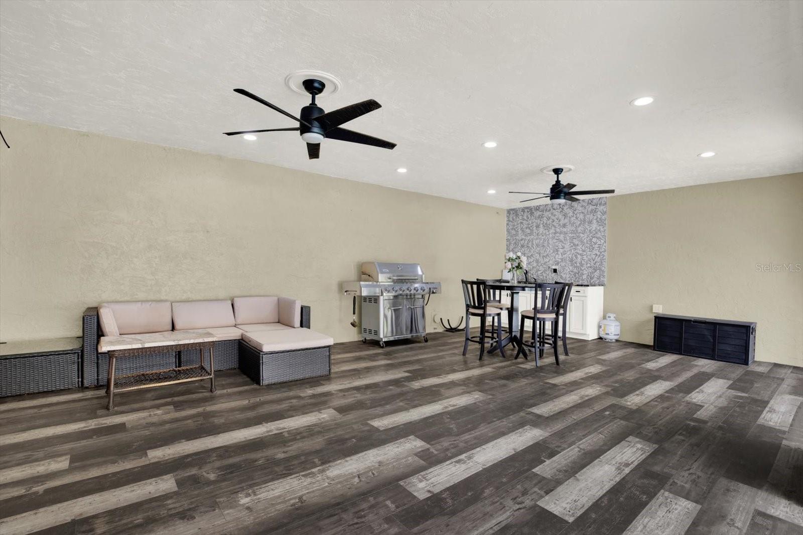 RIVER COUNTRY ESTATES - Residential