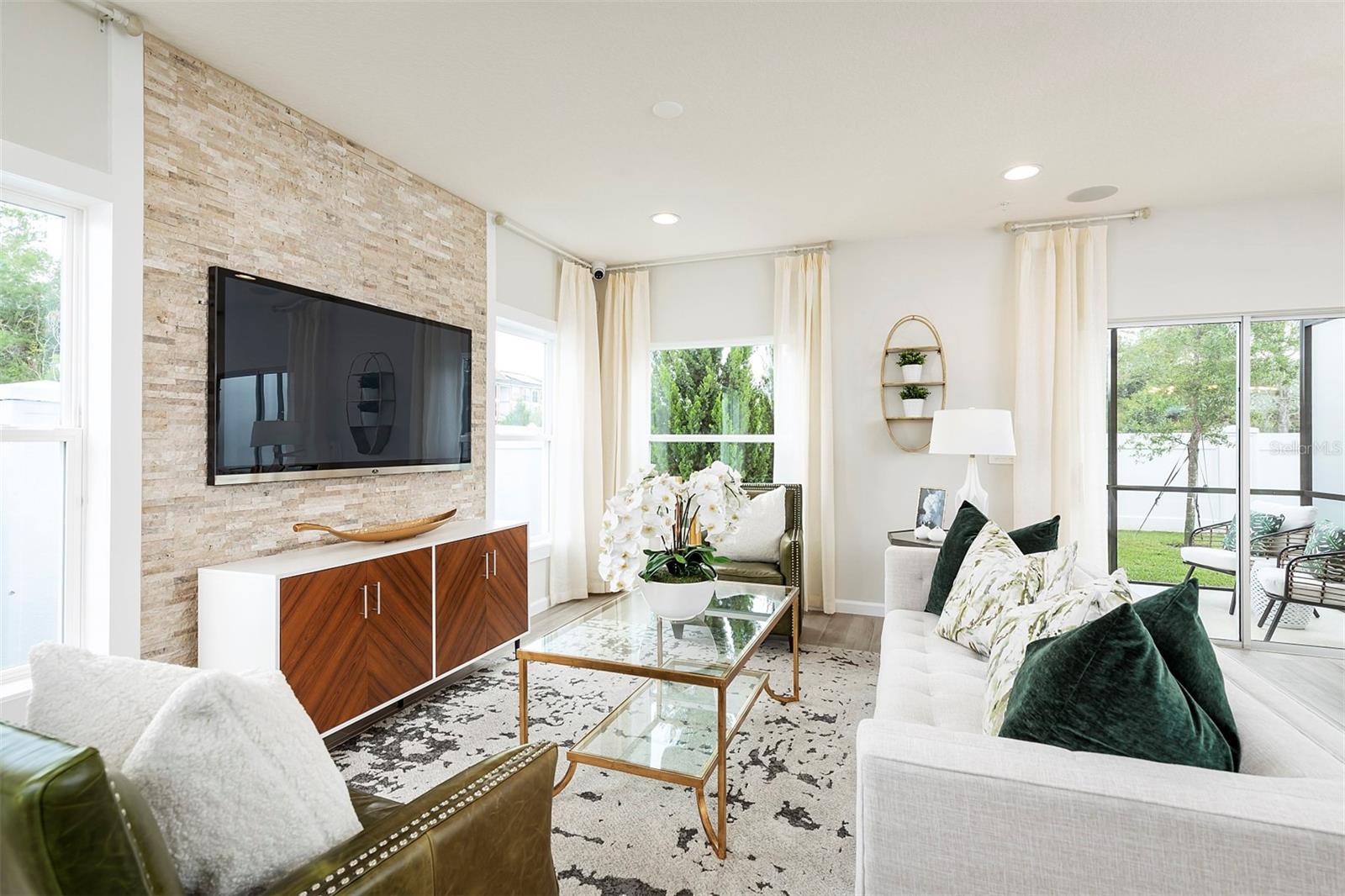 TOWNS AT LAKE MONROE COMMONS - Residential