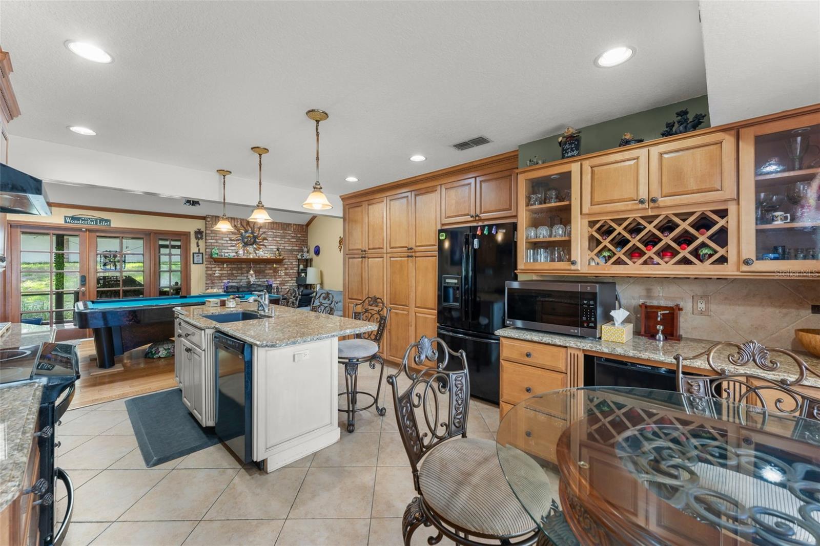 NORTHRIDGE - Residential