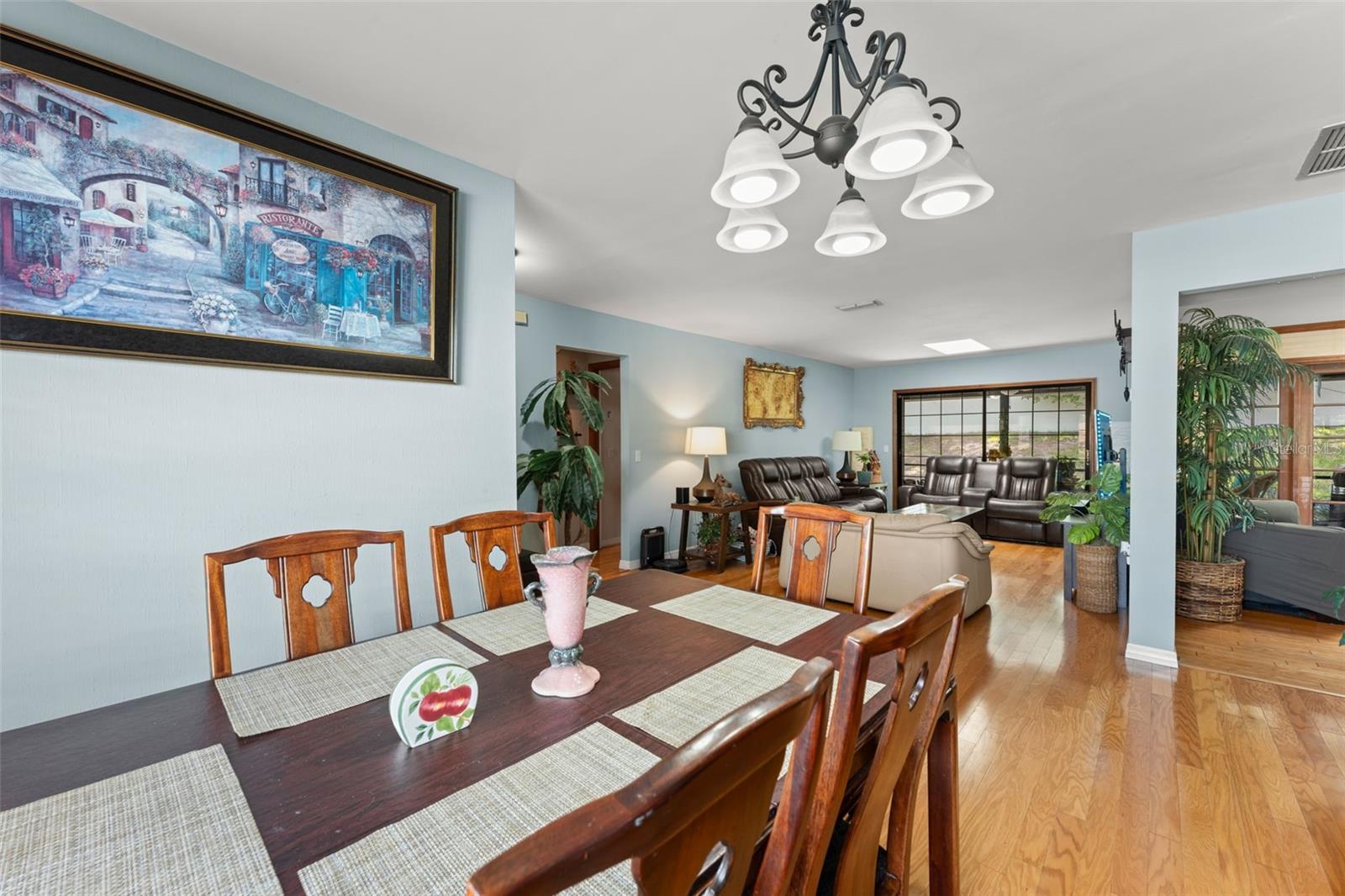 NORTHRIDGE - Residential