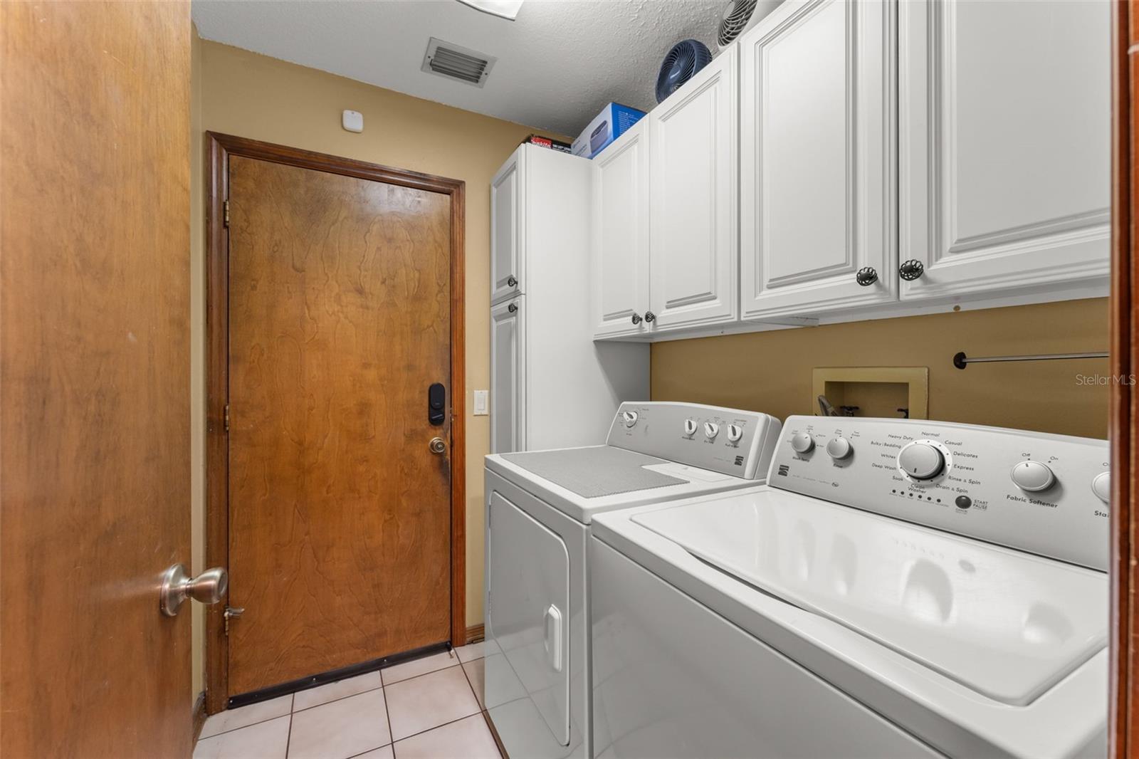 NORTHRIDGE - Residential