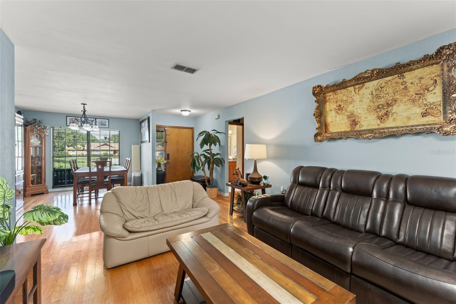 NORTHRIDGE - Residential