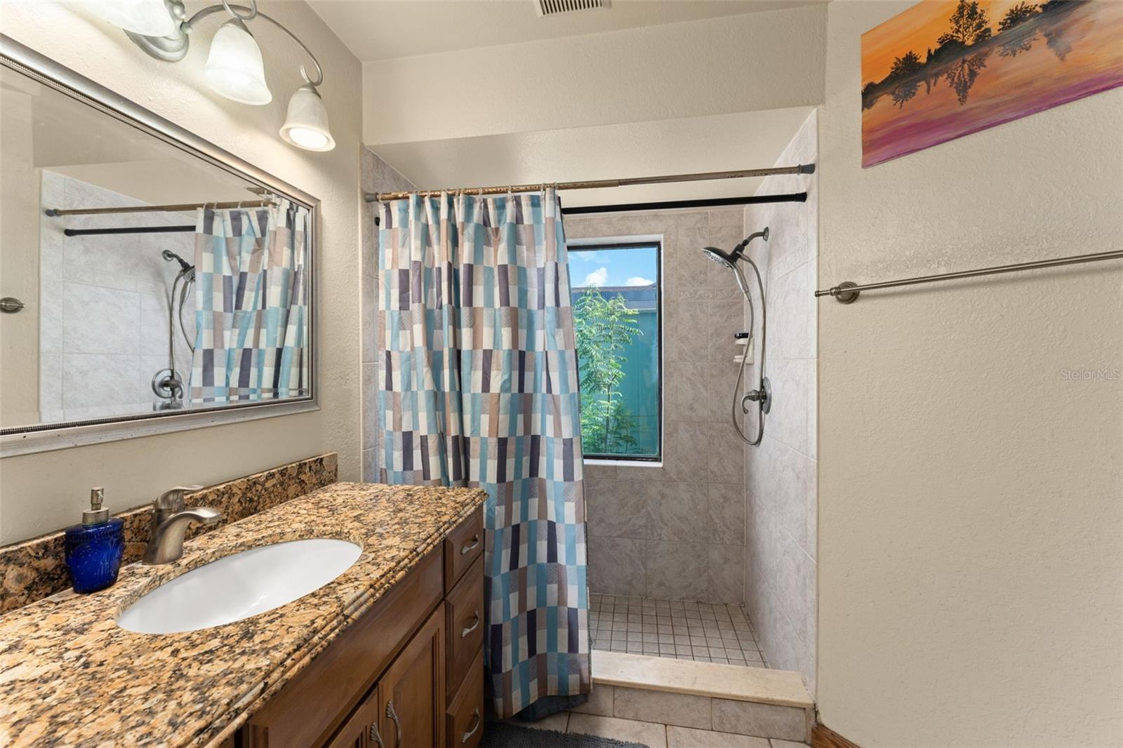 NORTHRIDGE - Residential