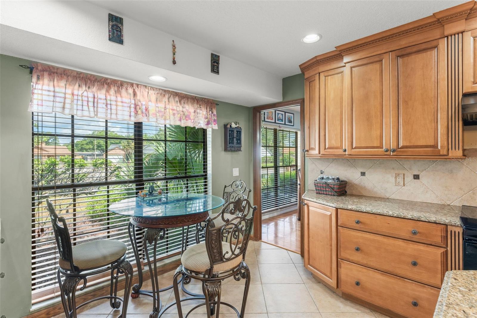 NORTHRIDGE - Residential