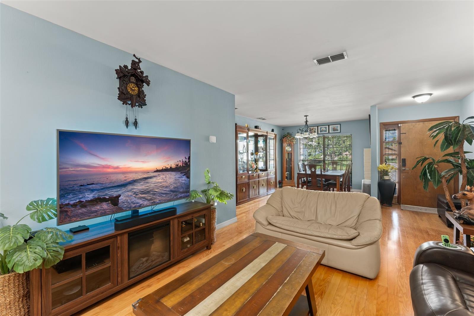 NORTHRIDGE - Residential