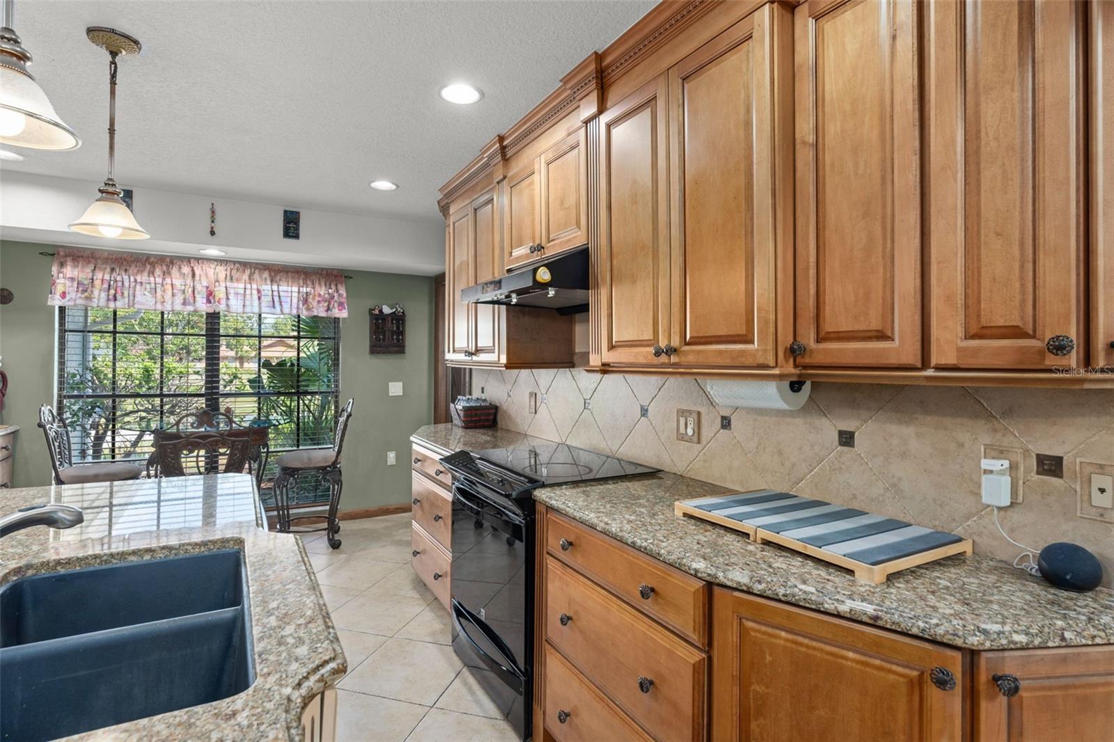 NORTHRIDGE - Residential
