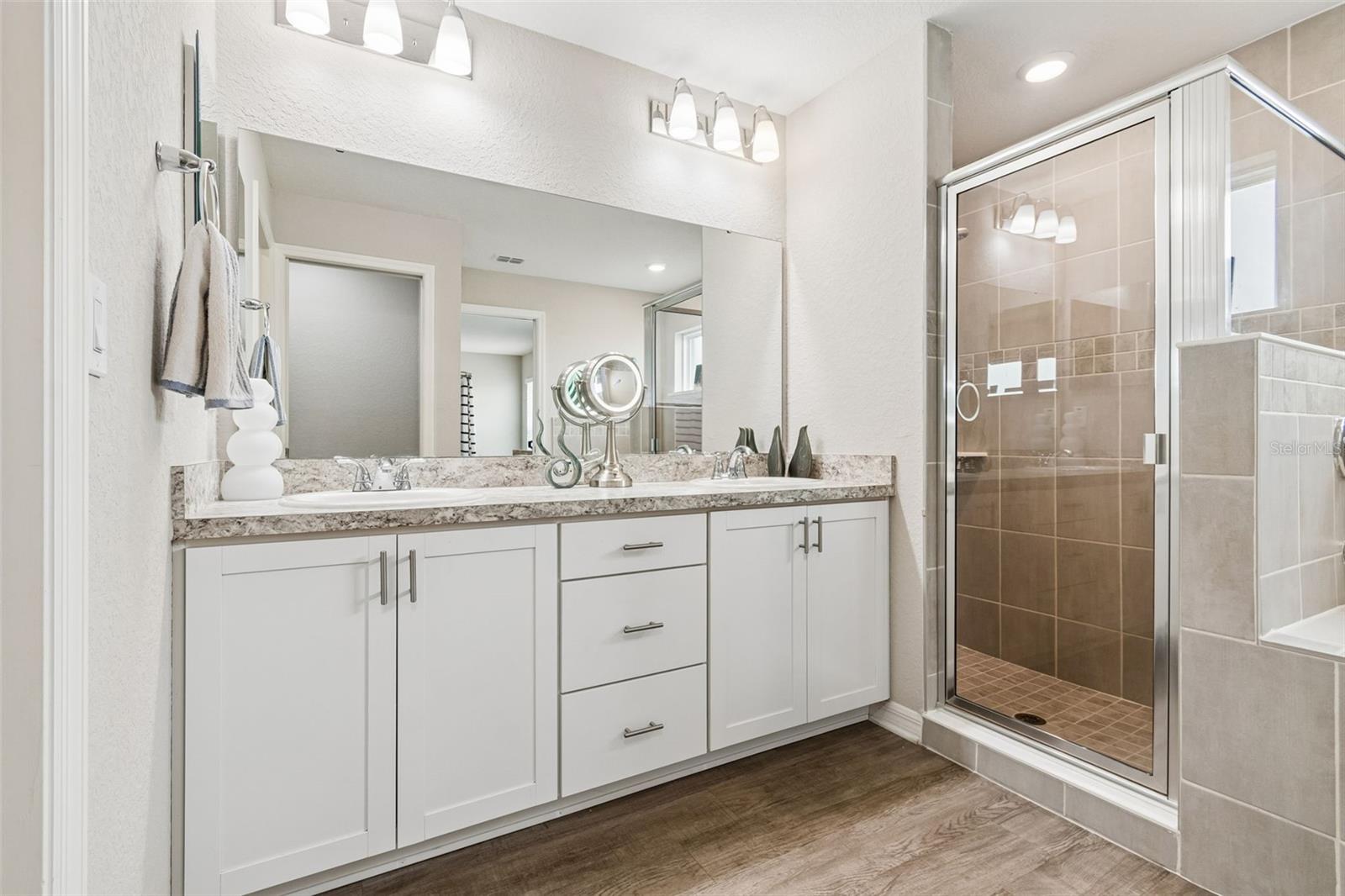RIDGEWOOD - Residential