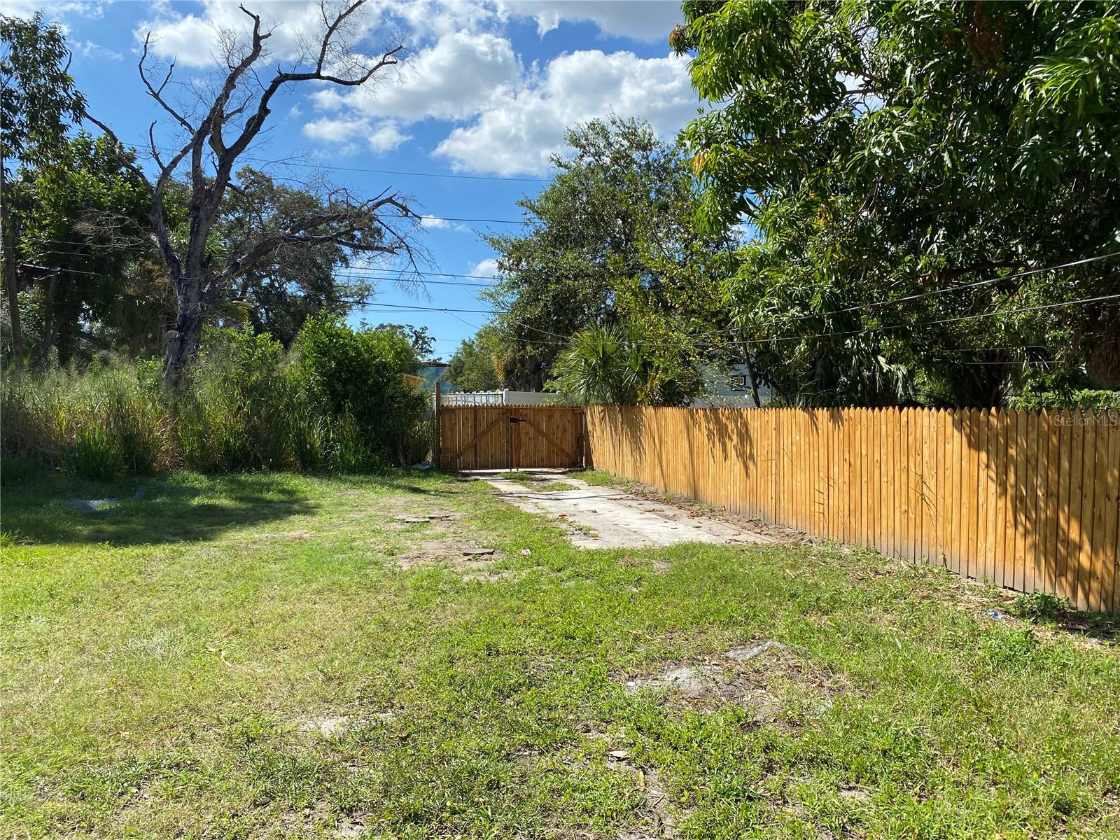 FRUITLAND HEIGHTS B - Residential