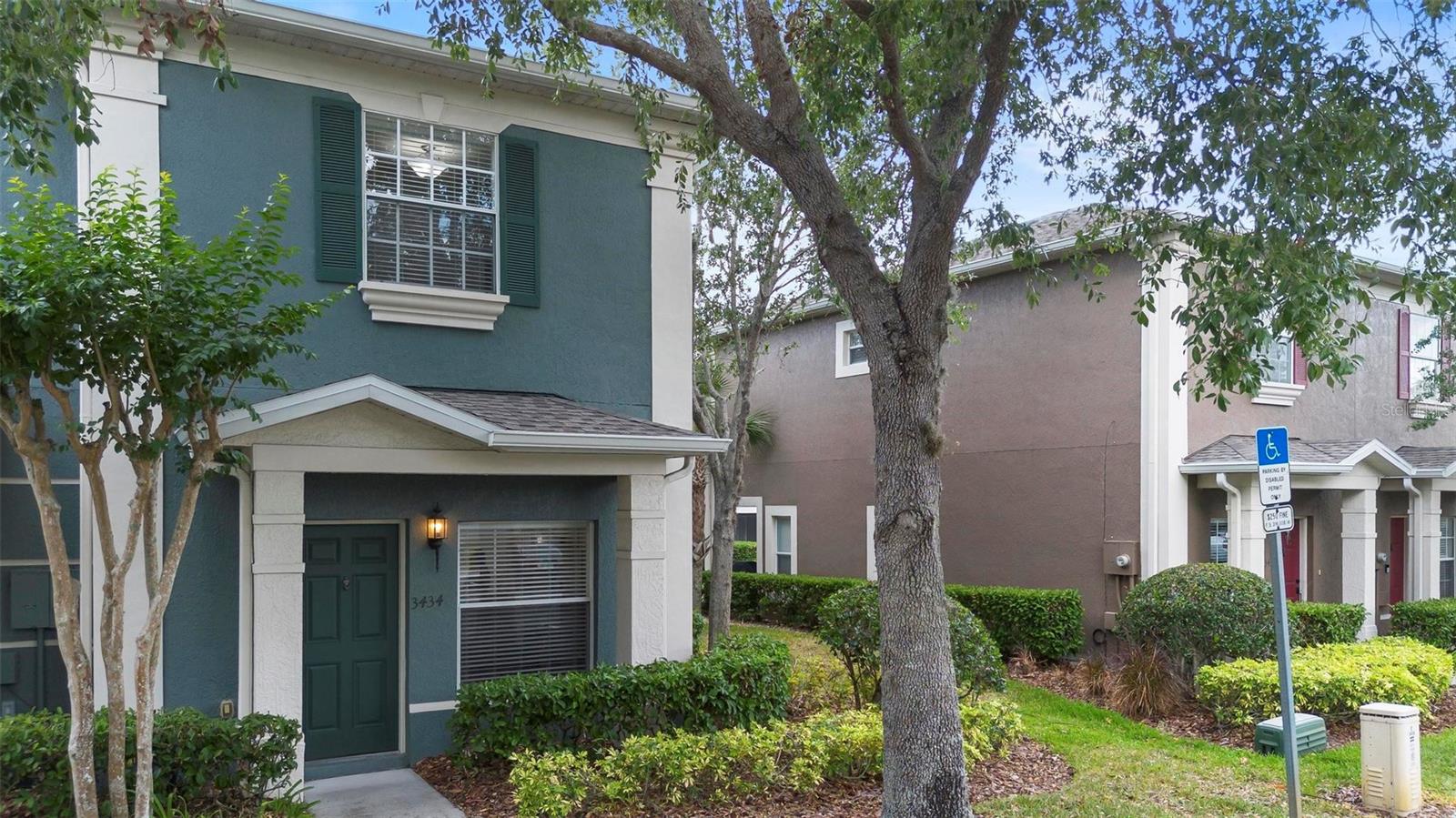 VICTORIA PINES CONDO - Residential Lease