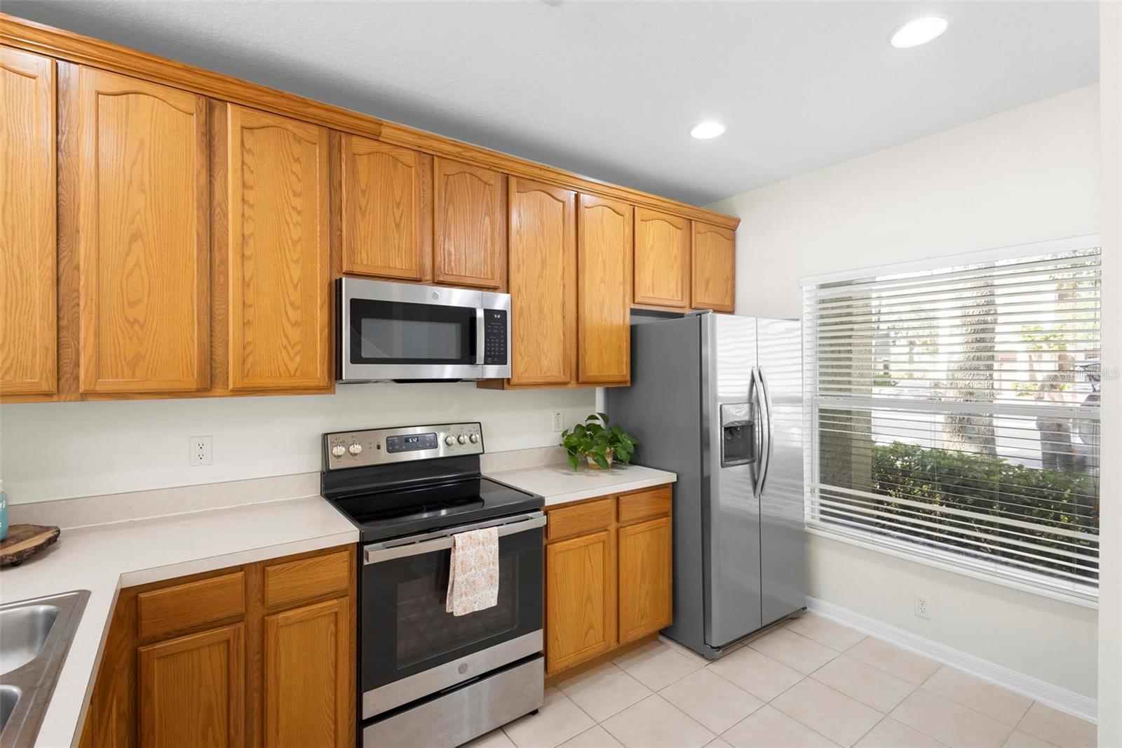 VICTORIA PINES CONDO - Residential Lease