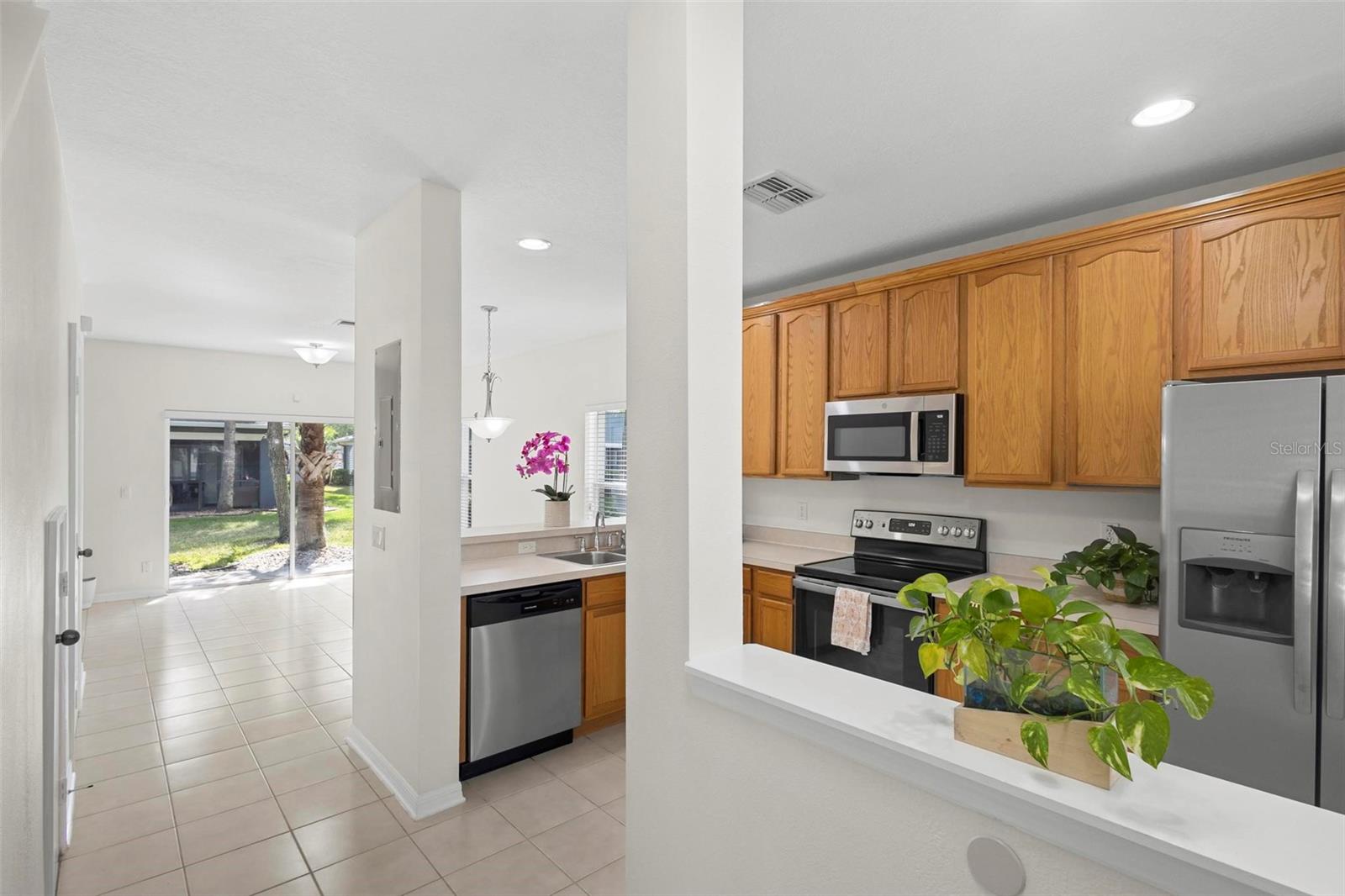 VICTORIA PINES CONDO - Residential Lease