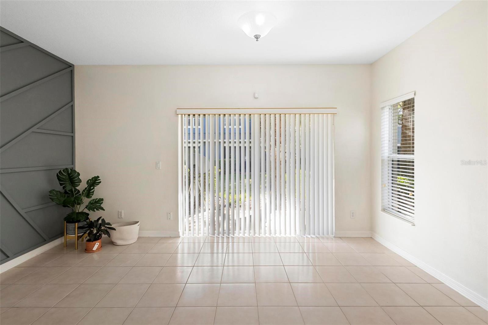 VICTORIA PINES CONDO - Residential Lease
