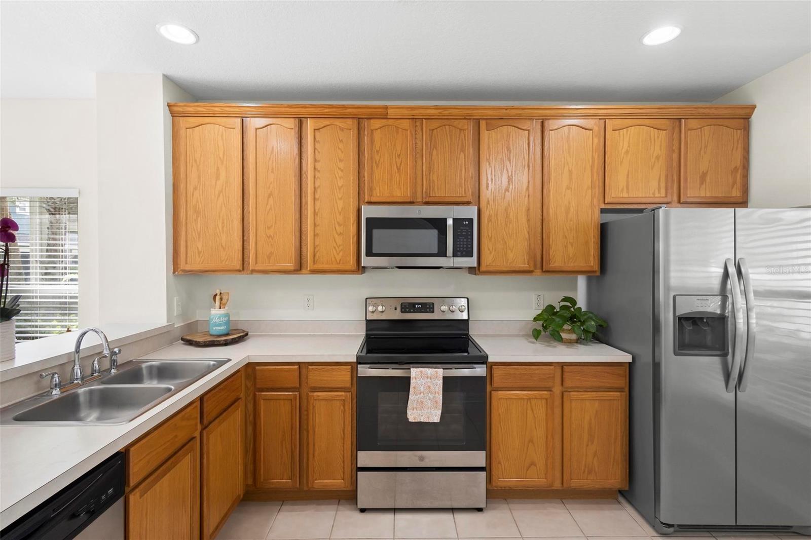 VICTORIA PINES CONDO - Residential Lease