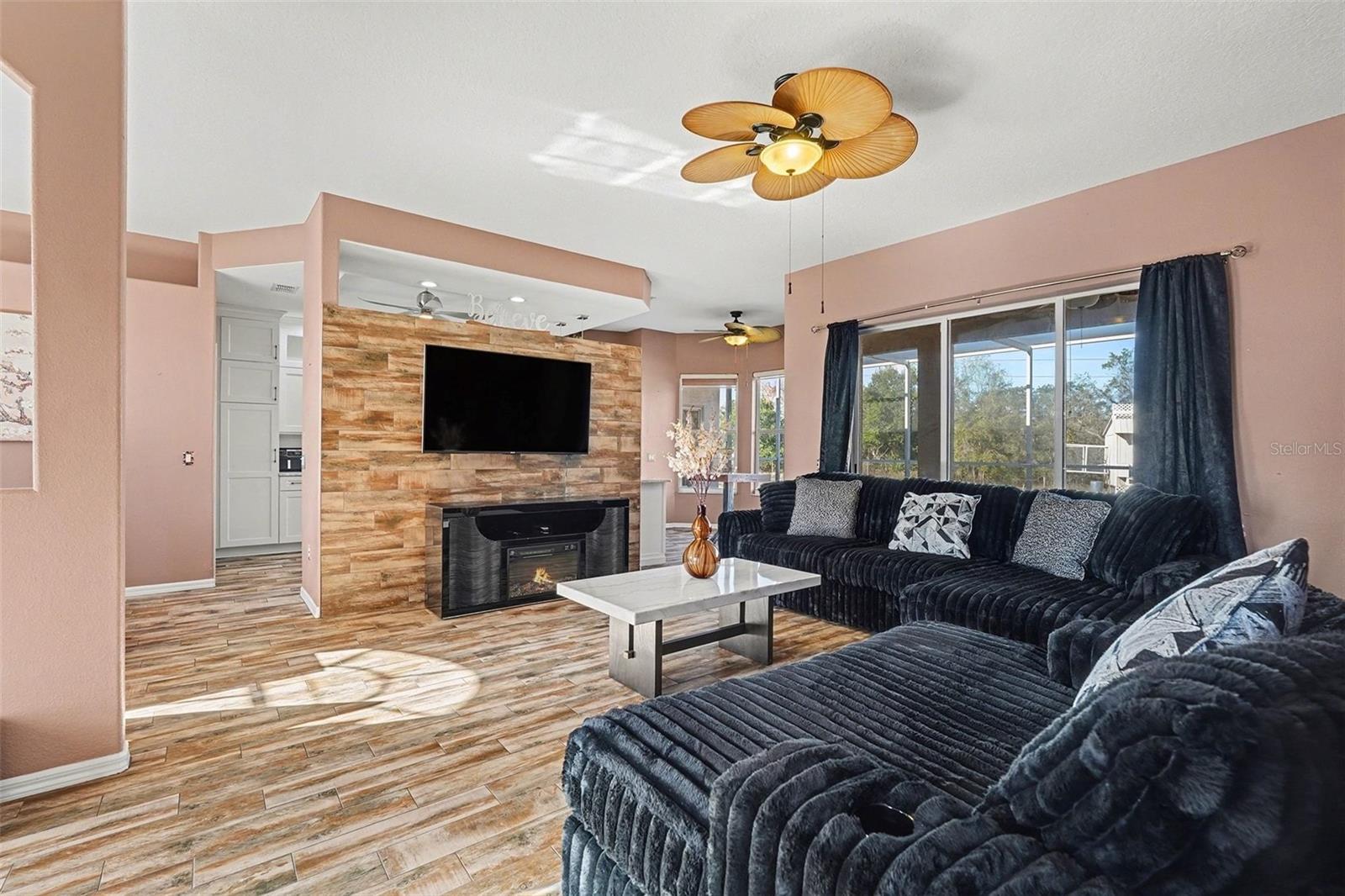 HIGHLANDS UN 10 - Residential Lease