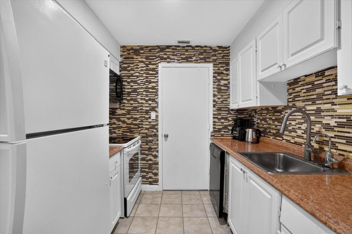 STONE CREEK POINTE A CONDOMINI - Residential