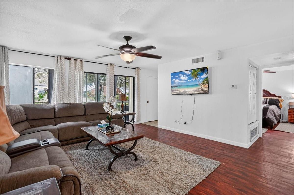STONE CREEK POINTE A CONDOMINI - Residential
