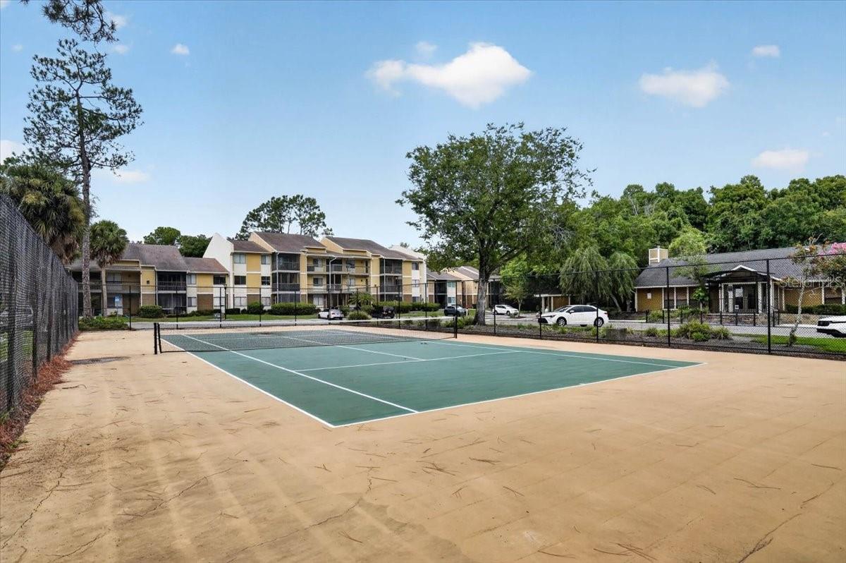 STONE CREEK POINTE A CONDOMINI - Residential