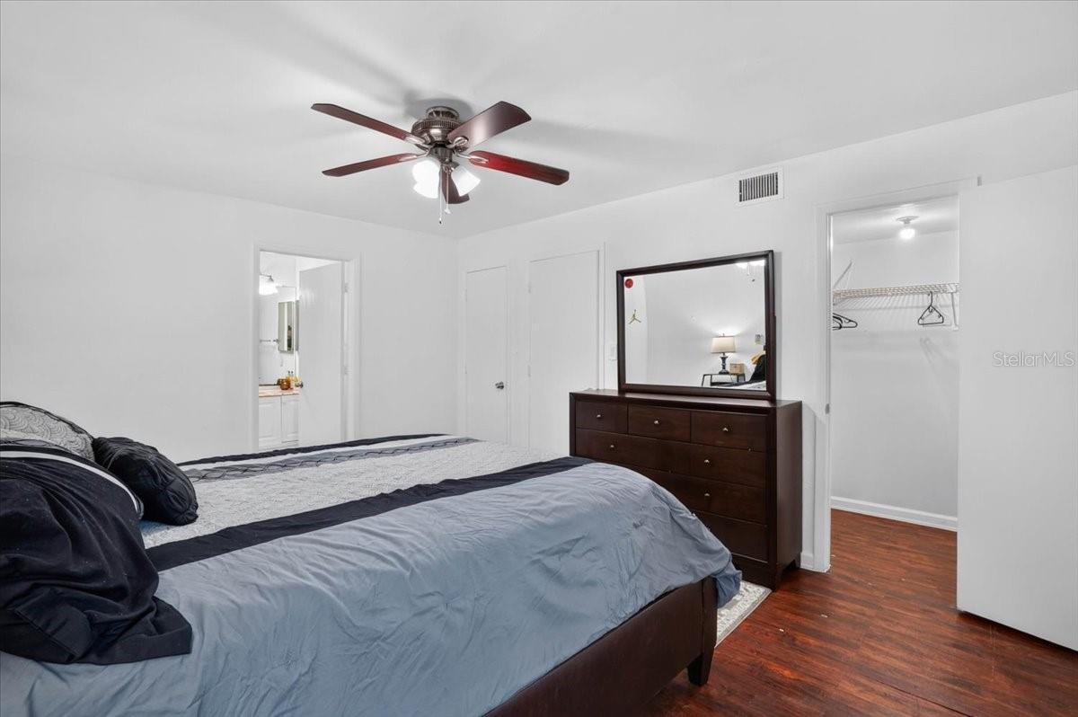 STONE CREEK POINTE A CONDOMINI - Residential
