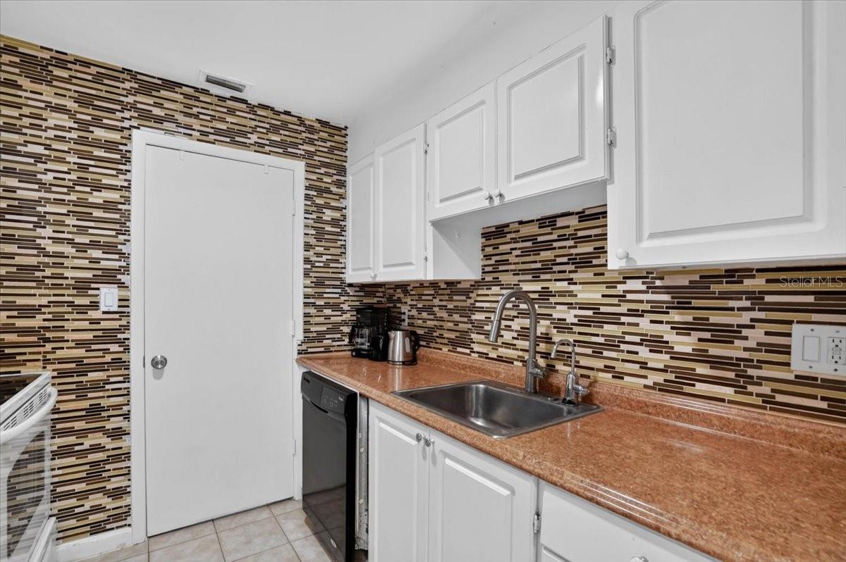 STONE CREEK POINTE A CONDOMINI - Residential