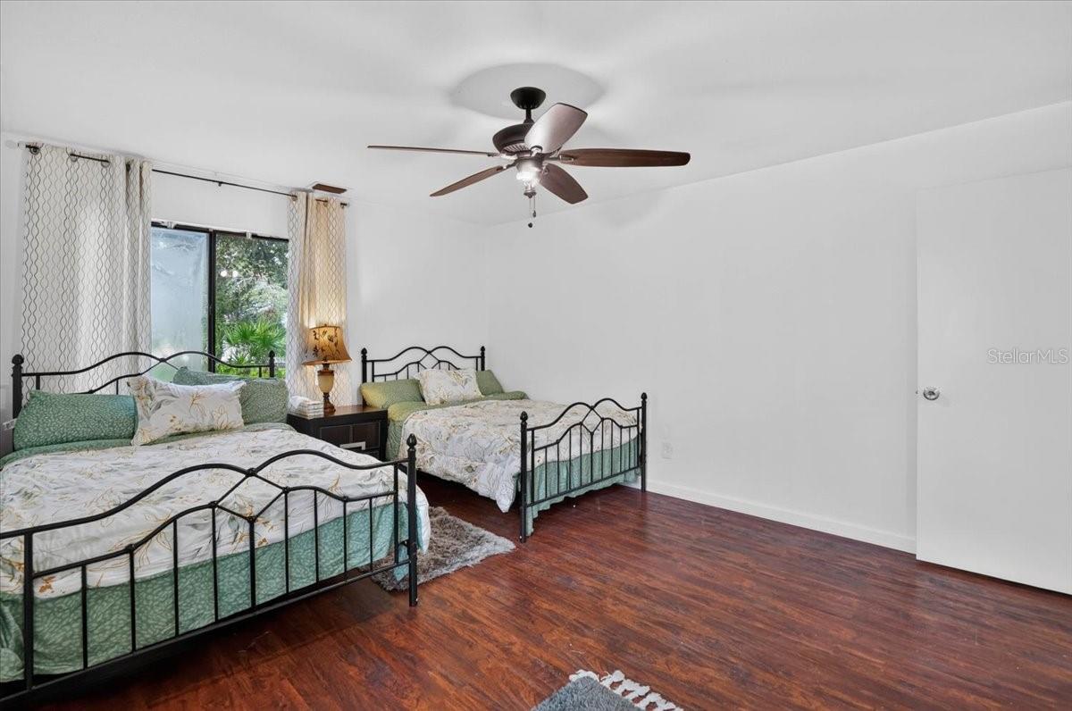 STONE CREEK POINTE A CONDOMINI - Residential