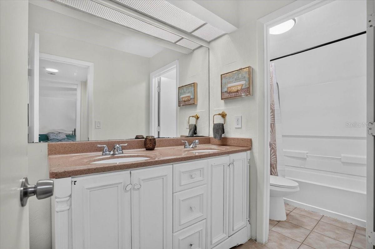 STONE CREEK POINTE A CONDOMINI - Residential