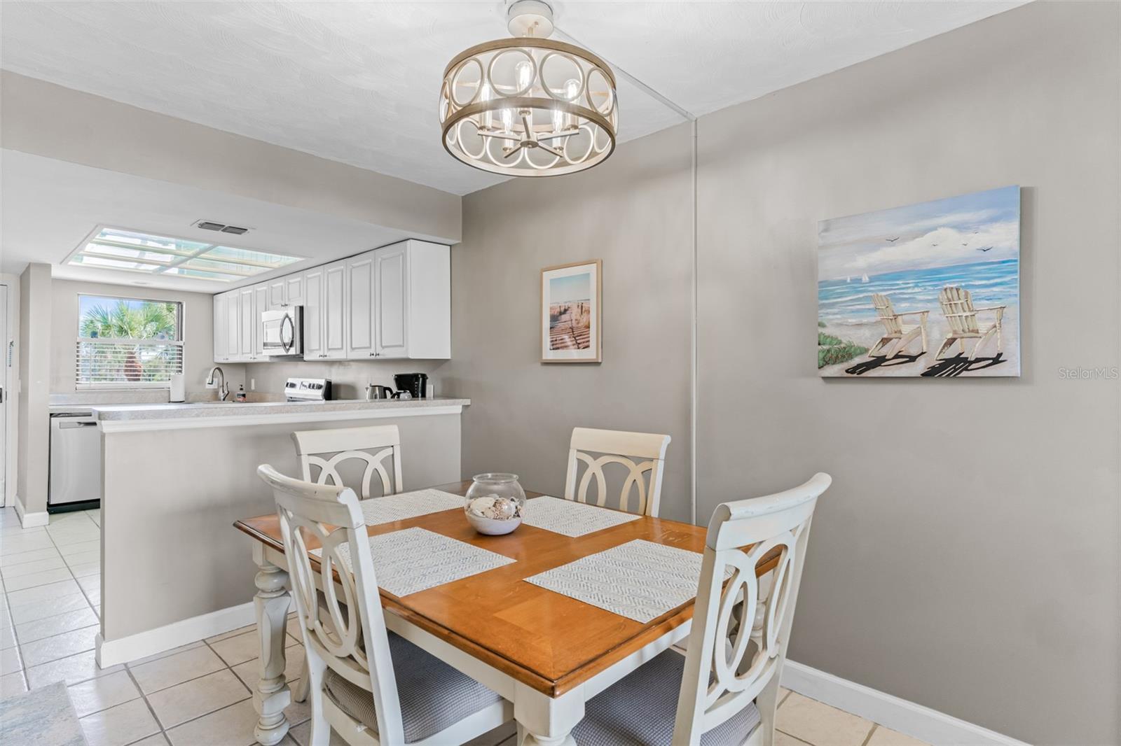 BAY SHORES YACHT & TENNIS CLUB - Residential