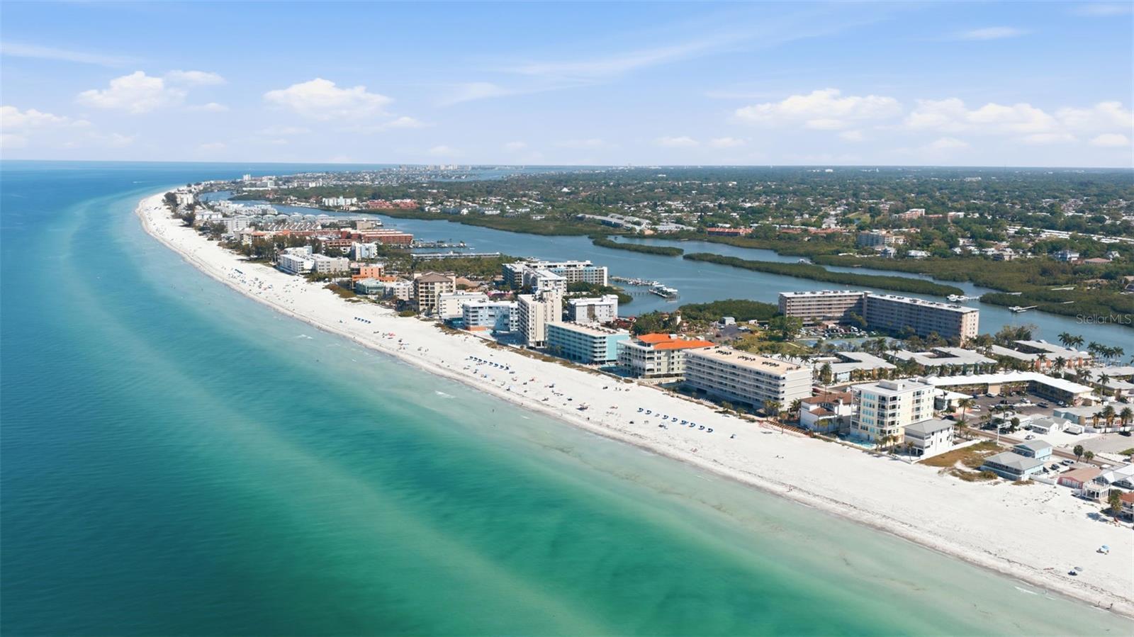 BAY SHORES YACHT & TENNIS CLUB - Residential