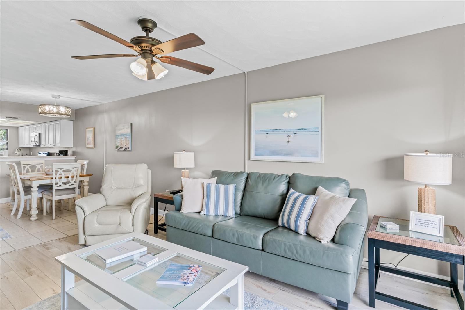 BAY SHORES YACHT & TENNIS CLUB - Residential