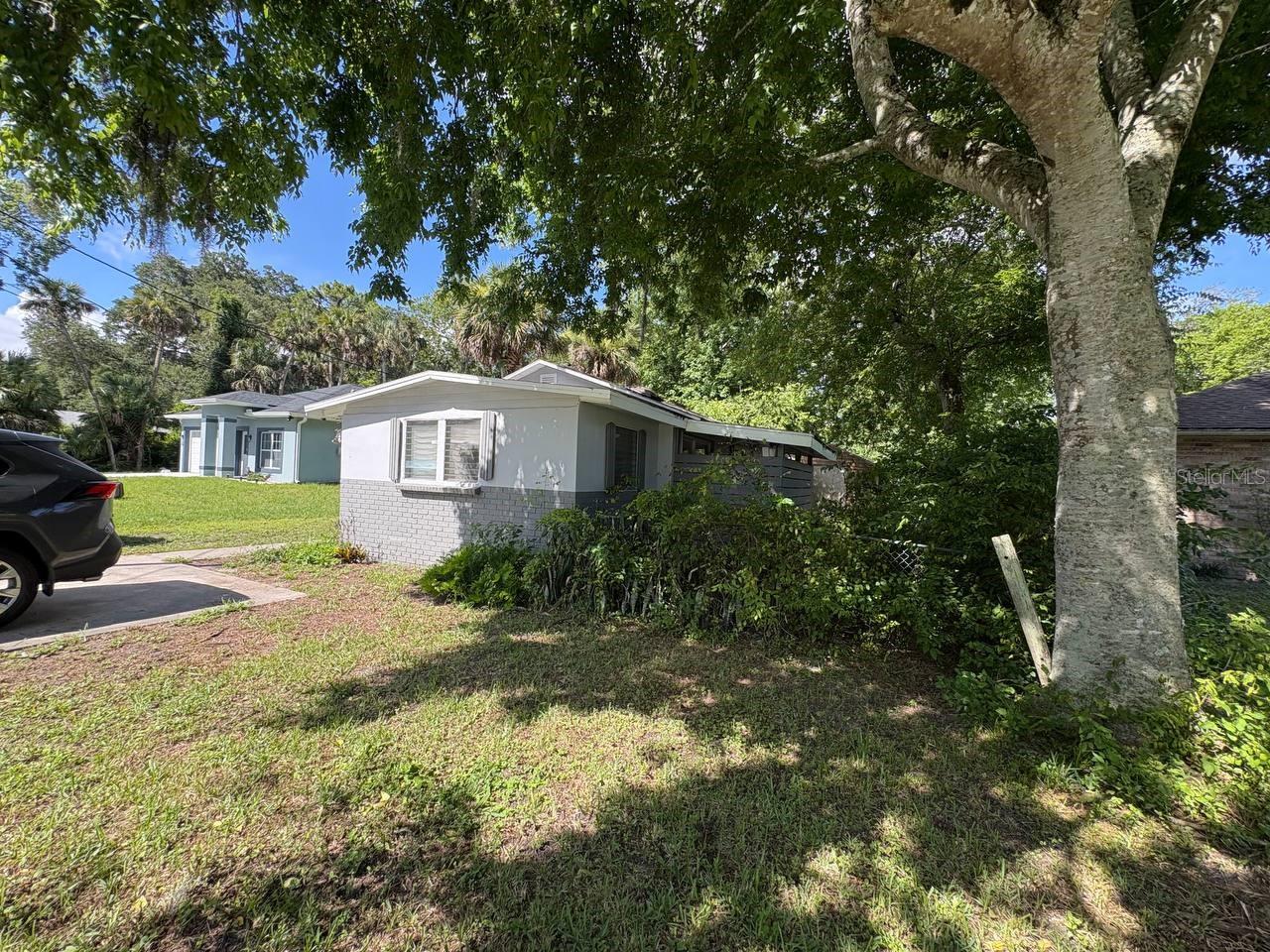 Perfect opportunity for an investor looking to add a strong property to their portfolio.

This 2-bedroom, 1-bath home has several major updates already completed, including a new AC unit installed in 2024, an upgraded breaker electrical panel, and a new sliding back door. The exterior was also recently painted gray with a teal front door.

The remaining work is primarily cosmetic. A trash-out, interior paint, and light cleanup should go a long way toward getting this property rent-ready.

Comparable 2-bedroom, 1-bath rentals in the area are bringing approximately $1,400–$1,700 per month, making this a strong cash-flow rental opportunity.

Property Highlights:

2 bedrooms / 1 bathroom
Estimated rent: $1,400–$1,700 per month
New AC unit installed in 2024
Upgraded breaker electrical panel
New sliding back door
Recently painted exterior
Roof 10 years old
Raised foundation with crawlspace
Light cosmetic rehab
Strong long-term rental potential